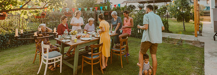Multi-retiree family enjoying lunch together