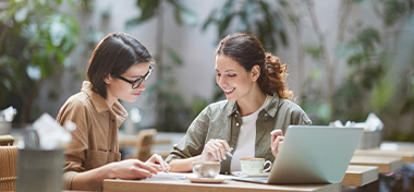 woman client with her financial adviser