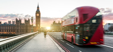 London Big Ben and traffic on Westminster Bridge