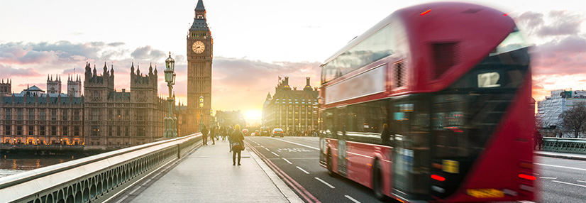 London Big Ben and traffic on Westminster Bridge